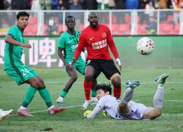 1775394277067009115.jpg (体育)(10)足球——中超:辽宁铁人胜北京国安XxjpseC000197_20260404_PEPFN0A001.jpg